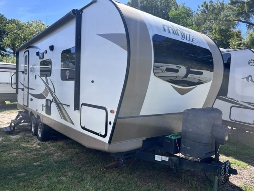 2018 Forest River Rockwood Mini Lite 2511S in newport NC