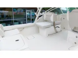 2027 World Cat 230DC