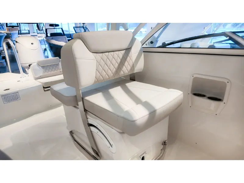2027 World Cat 230DC