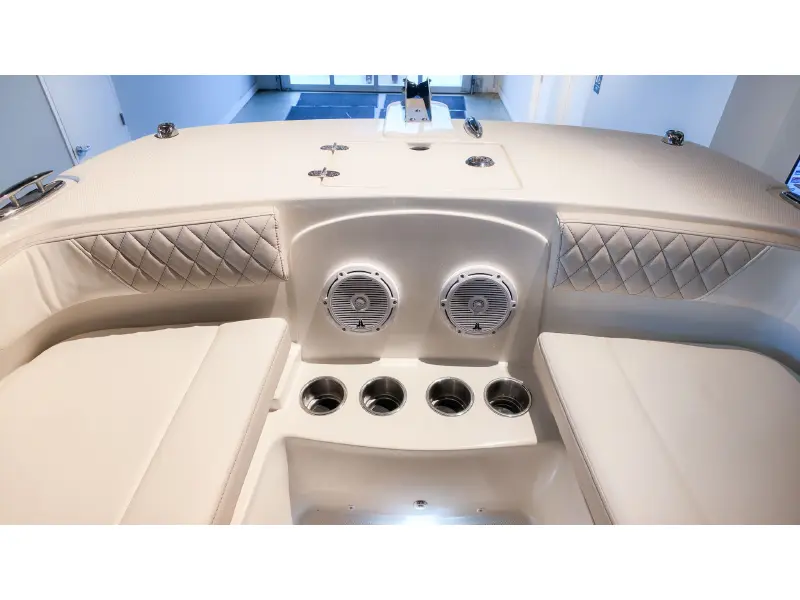 2027 World Cat 230DC