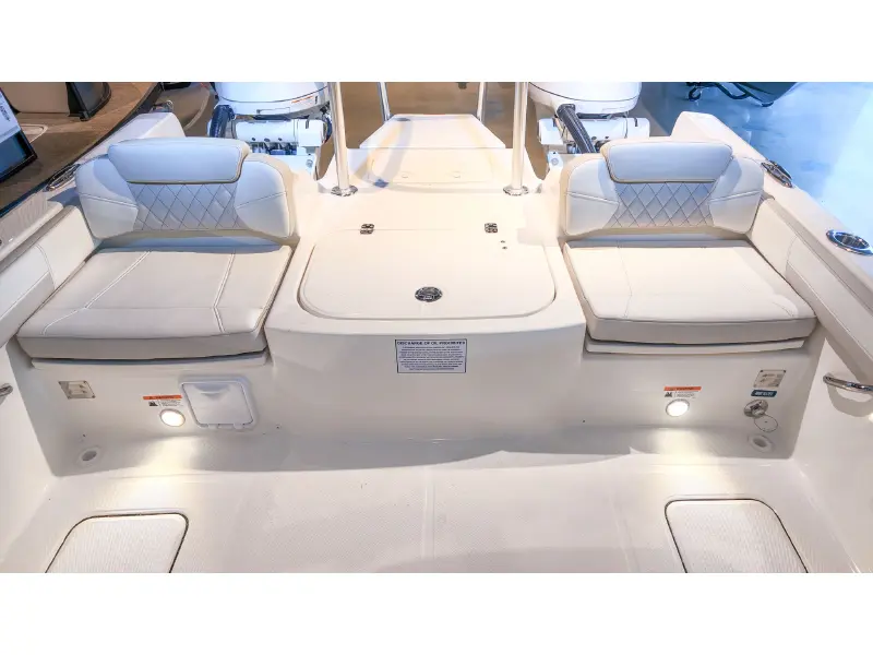 2027 World Cat 230DC