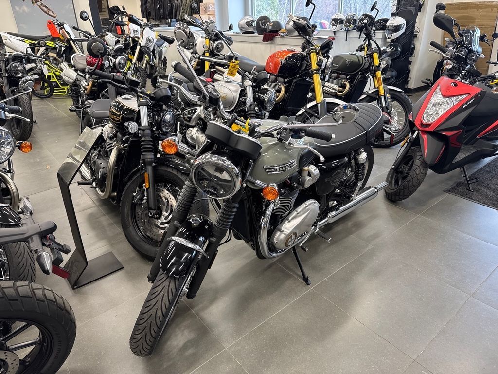 2026 Triumph BONNEVILLE T120 BASE in Augusta, ME