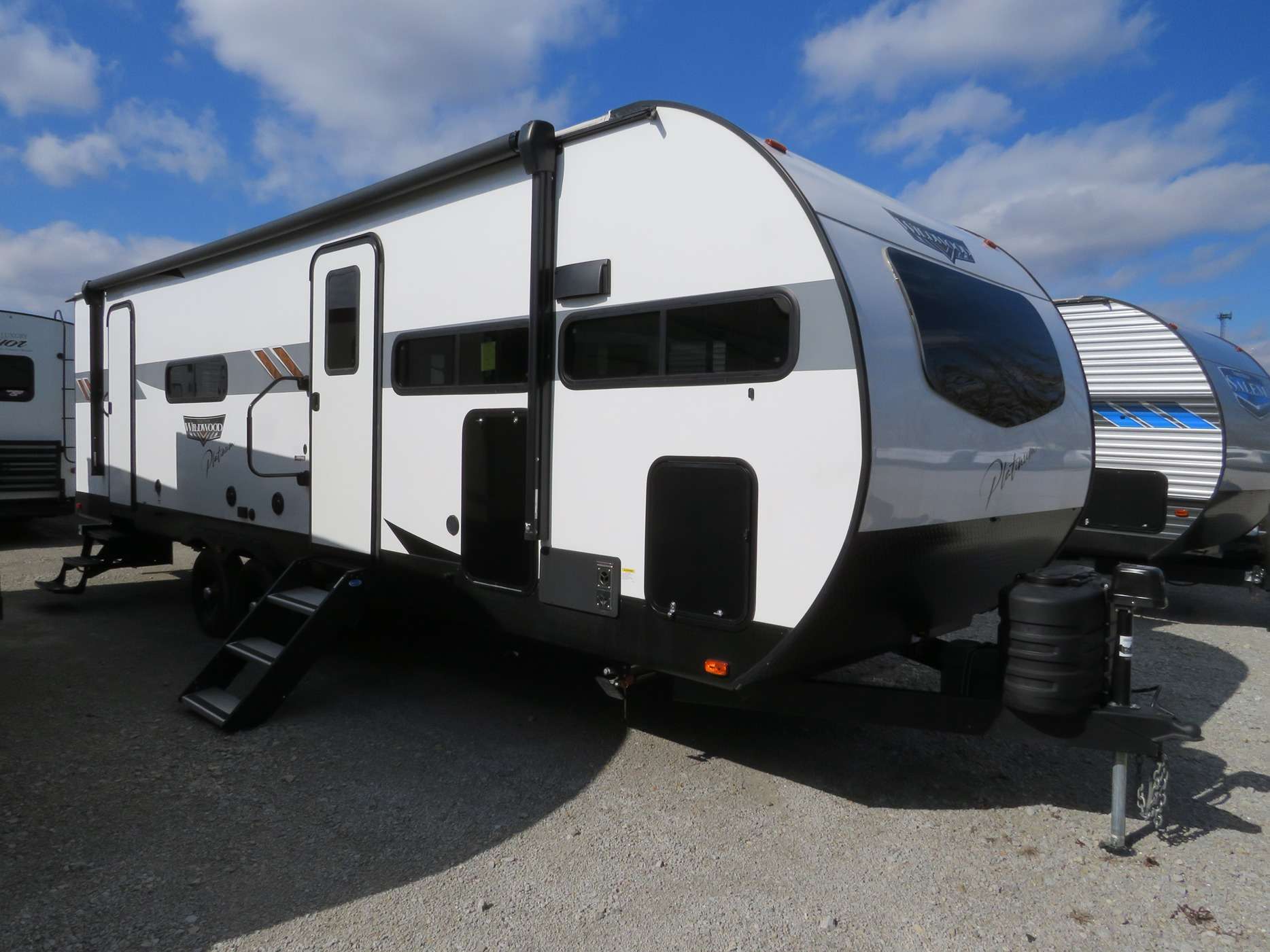 2024 Forest River WILDWOOD PLATINUM 28FKGX in wilmington OH