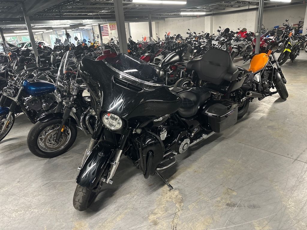 2016 Harley-Davidson® FLHXSE - CVO Street Glide® CVO in Augusta, ME