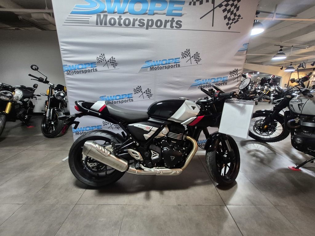 2026 Triumph Thruxton 400 Phantom Black / Aluminium Silver 400 in Louisville, KY