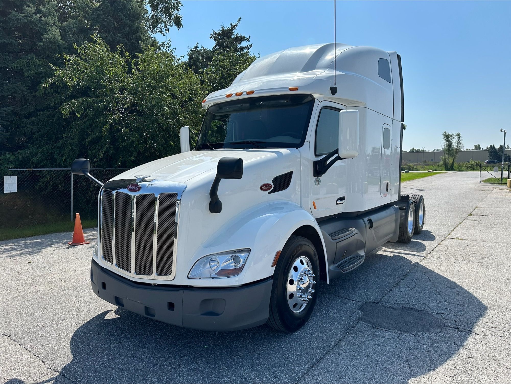 2021 PETERBILT 579 in Portage, IN