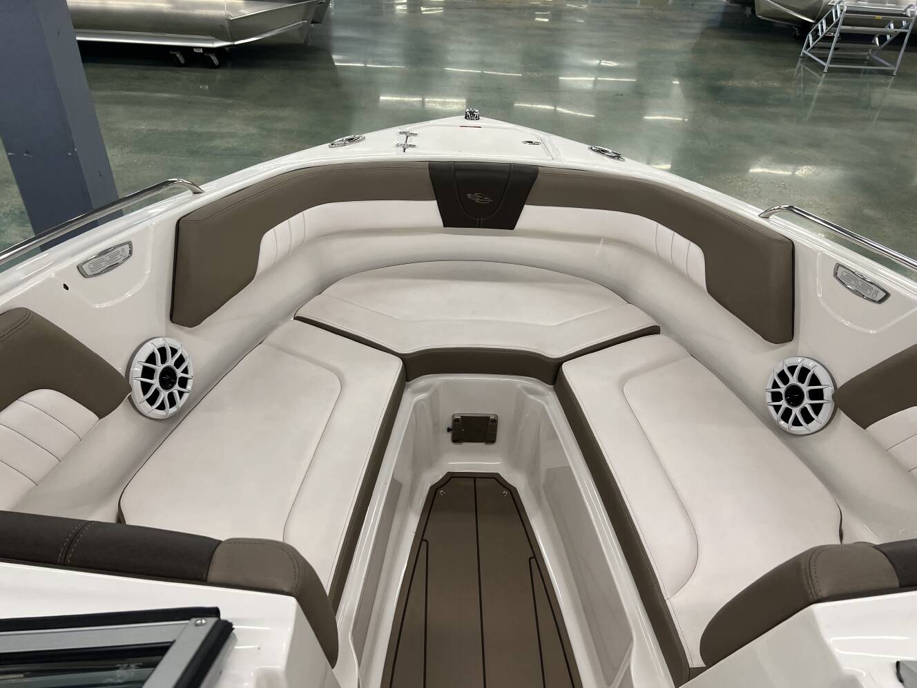 A photo of this 2021 Chaparral 23 SSI