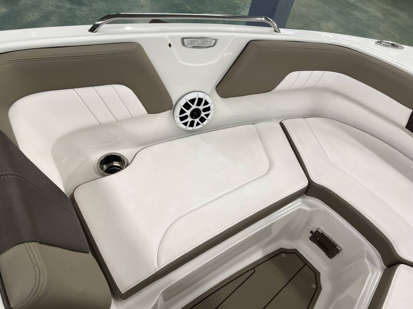 A photo of this 2021 Chaparral 23 SSI