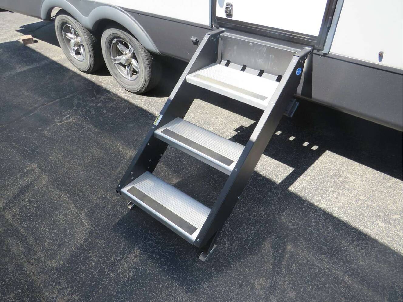 A photo of this 2021 Forest River ROCKWOOD MINI LITE 2507S