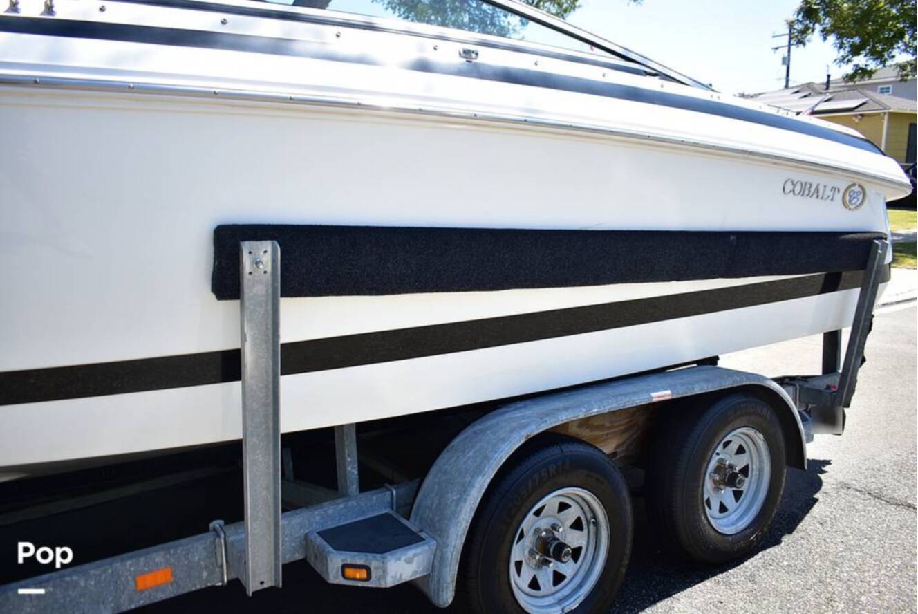 A photo of this 2001 Cobalt 226