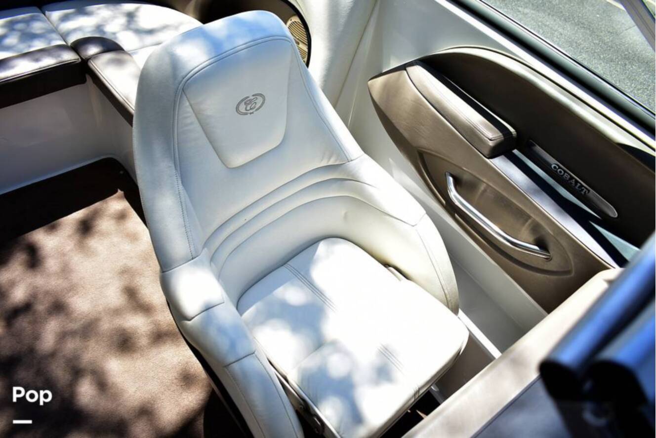 A photo of this 2001 Cobalt 226