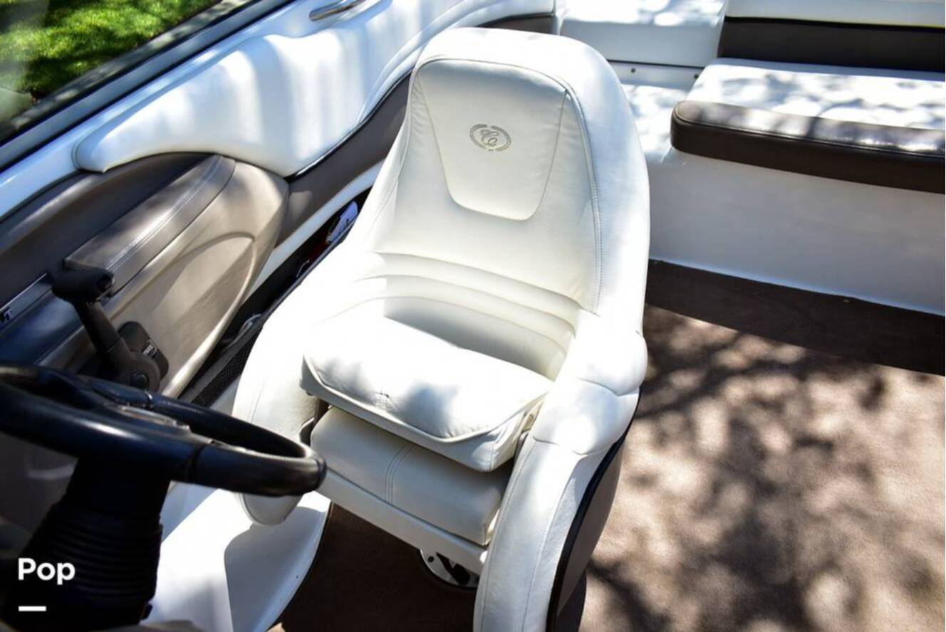 A photo of this 2001 Cobalt 226