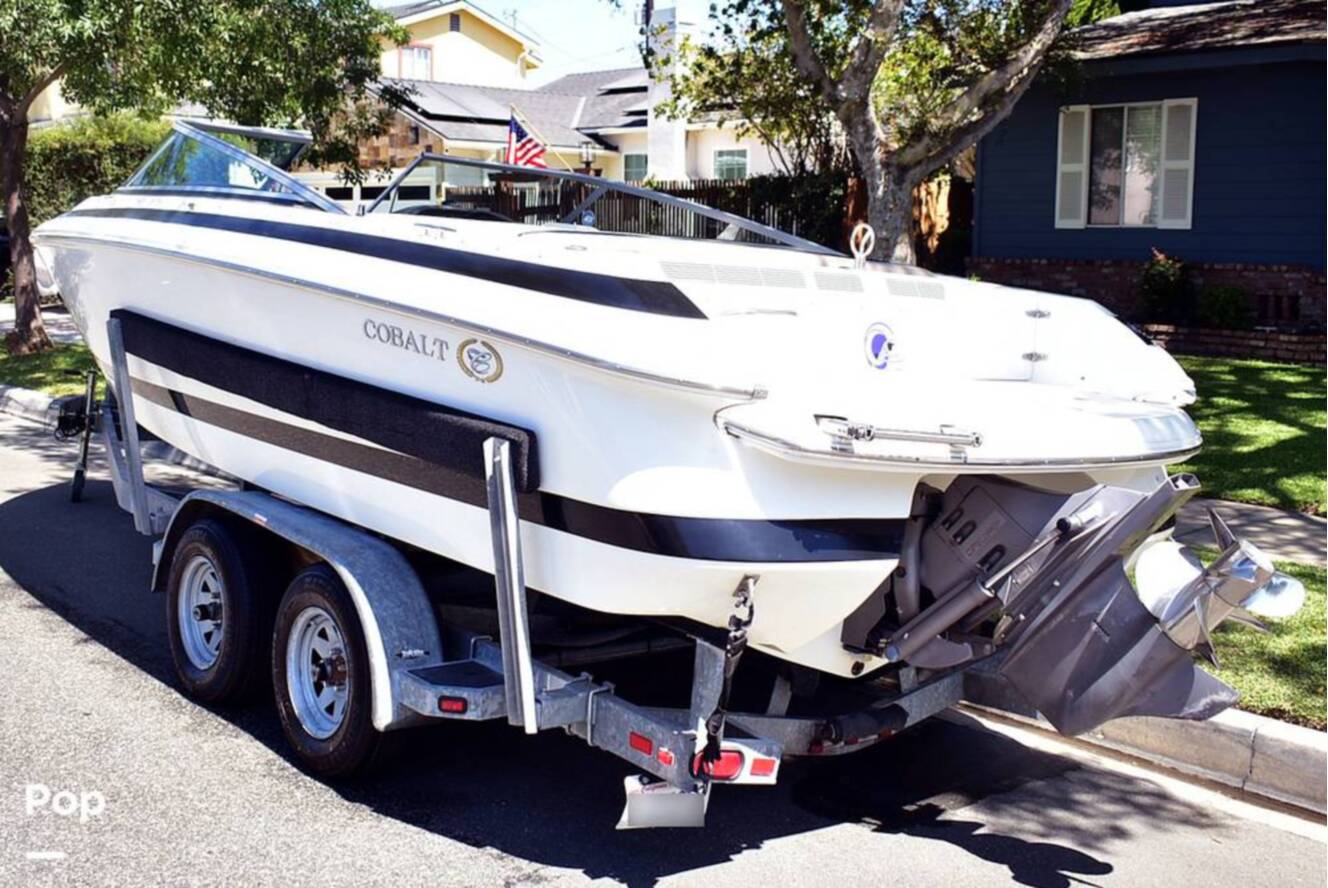 A photo of this 2001 Cobalt 226