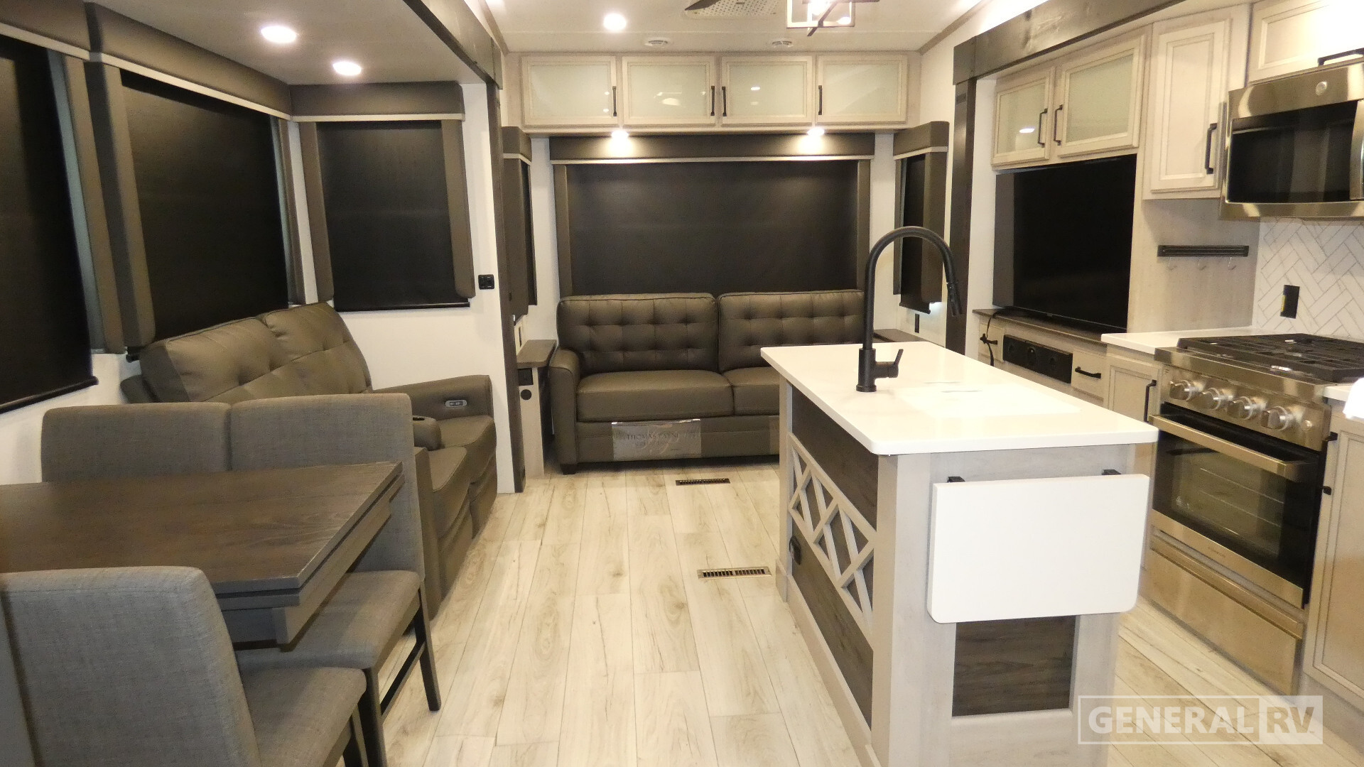 2025 Keystone Montana High Country 295RL in orange park FL