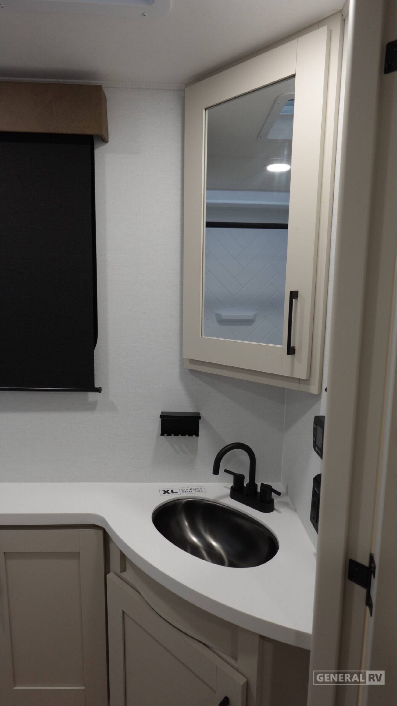A photo of this 2027 Alliance Rv DELTA 281BH