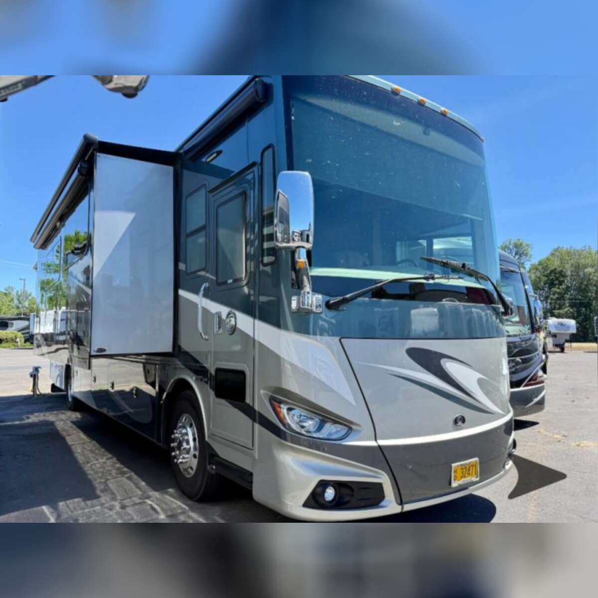 2018 Tiffin Motorhomes Phaeton 40 IH