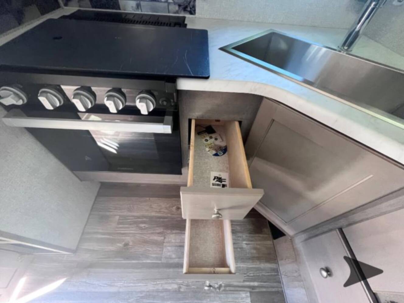 A photo of this 2027 Northwood Arctic Fox 811