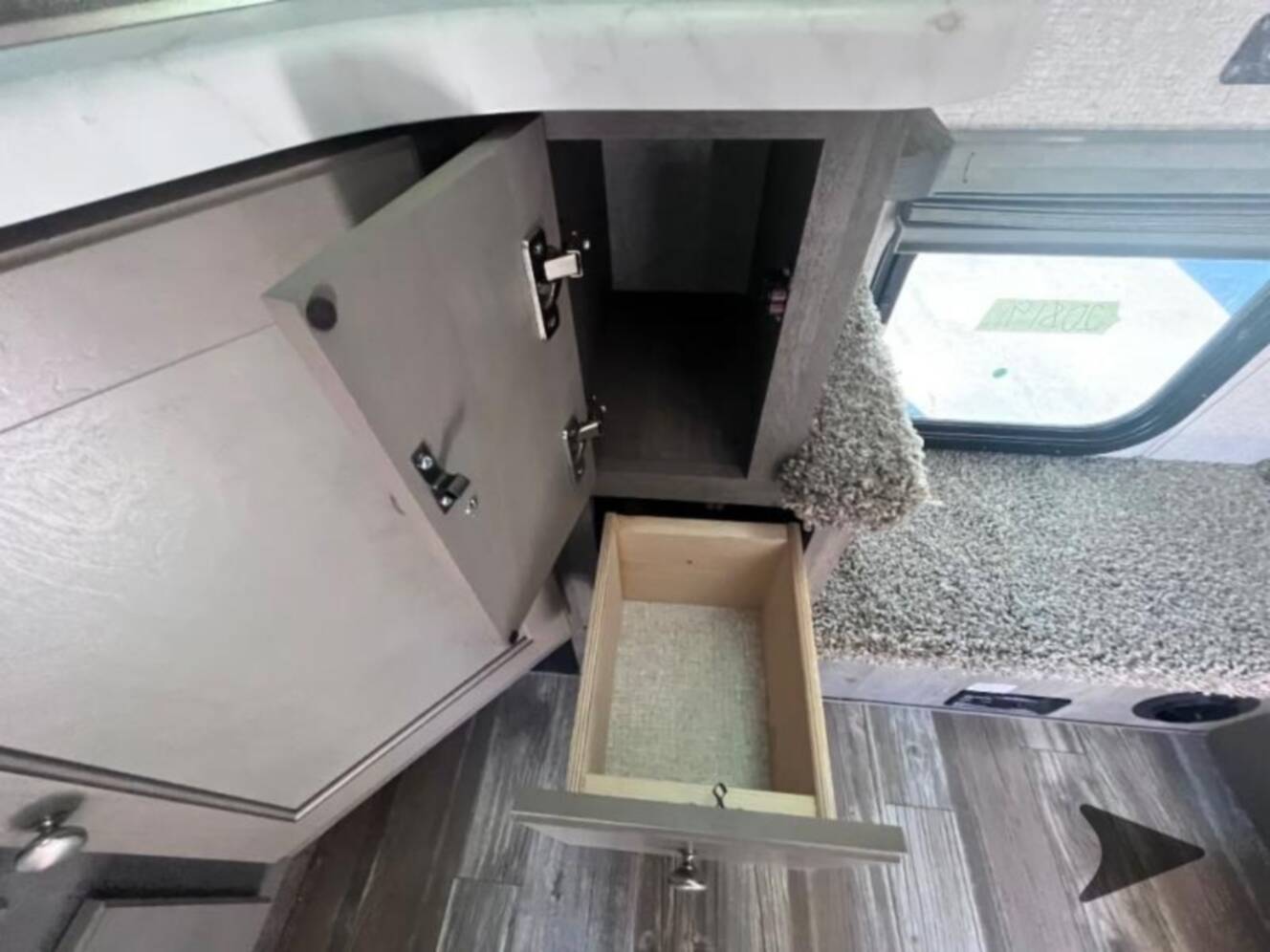 A photo of this 2027 Northwood Arctic Fox 811