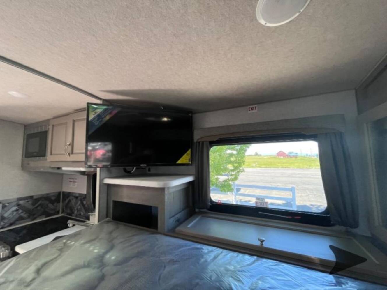 A photo of this 2027 Northwood Arctic Fox 811