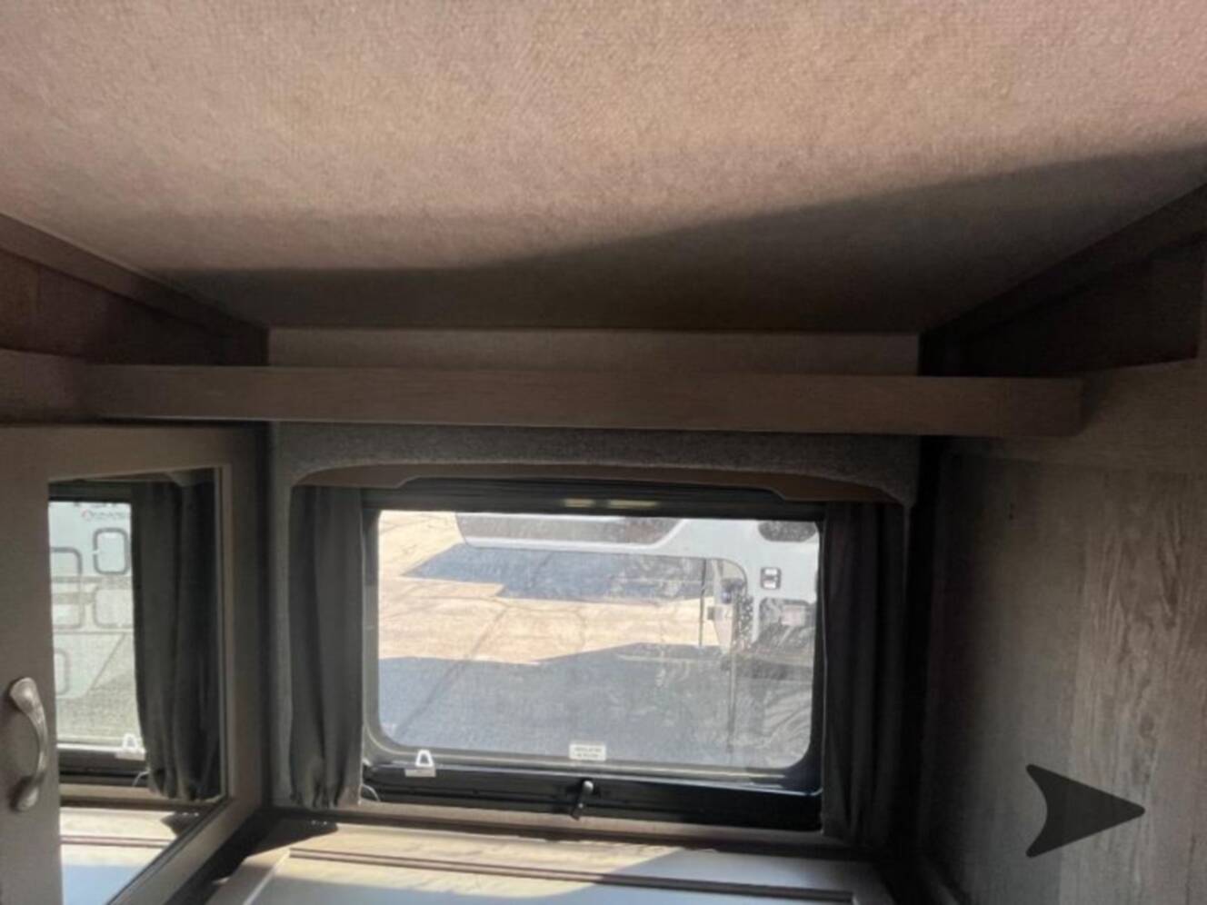 A photo of this 2027 Northwood Arctic Fox 811