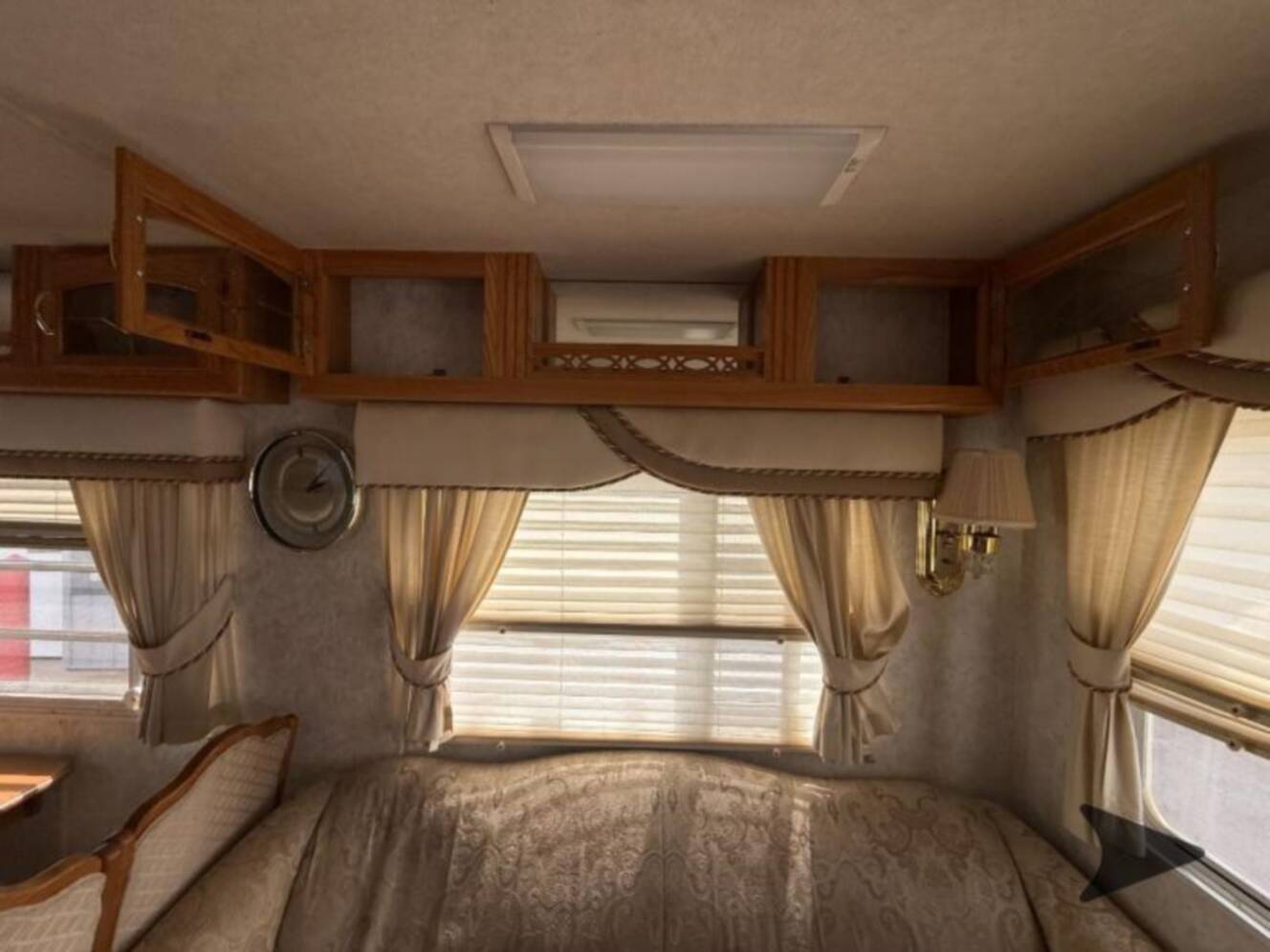 A photo of this 2004 Nuwa Champange 33 LKGT
