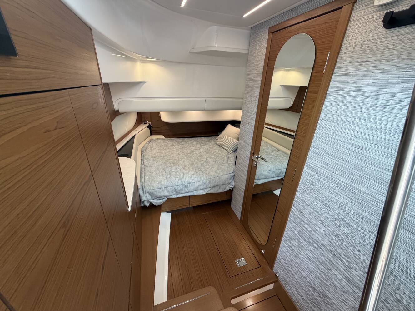 A photo of this 2027 Tiara Yachts 39 LS