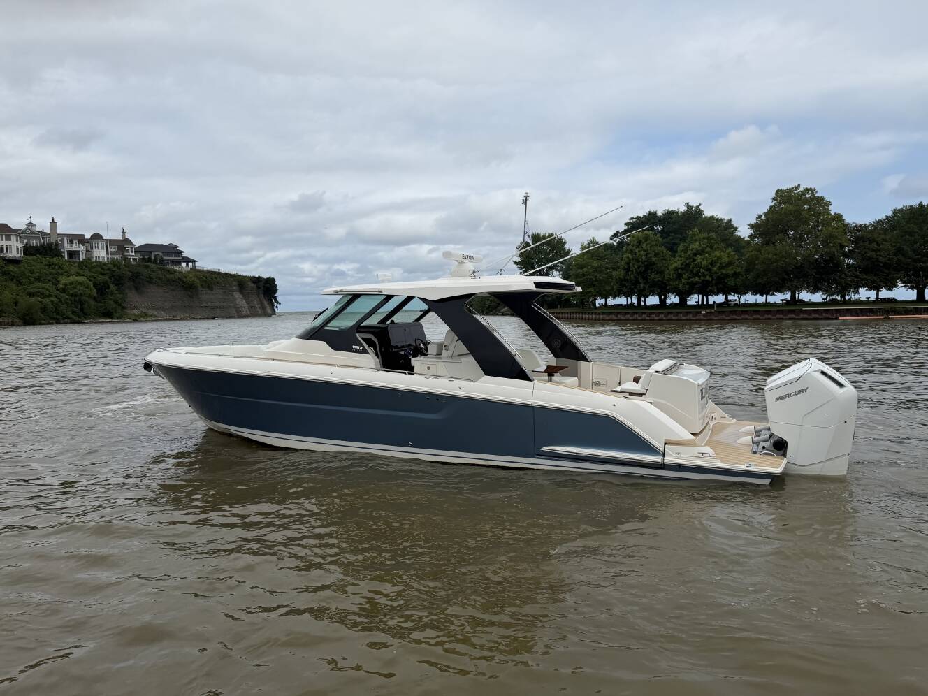 A photo of this 2027 Tiara Yachts 39 LS