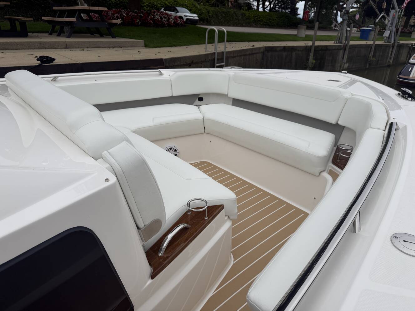 A photo of this 2027 Tiara Yachts 39 LS