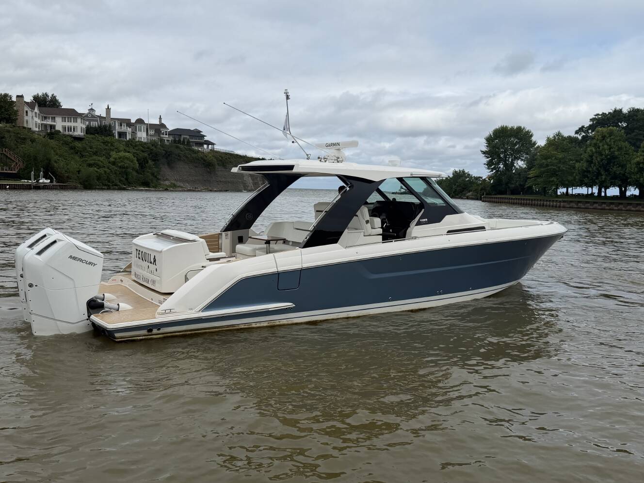 A photo of this 2027 Tiara Yachts 39 LS