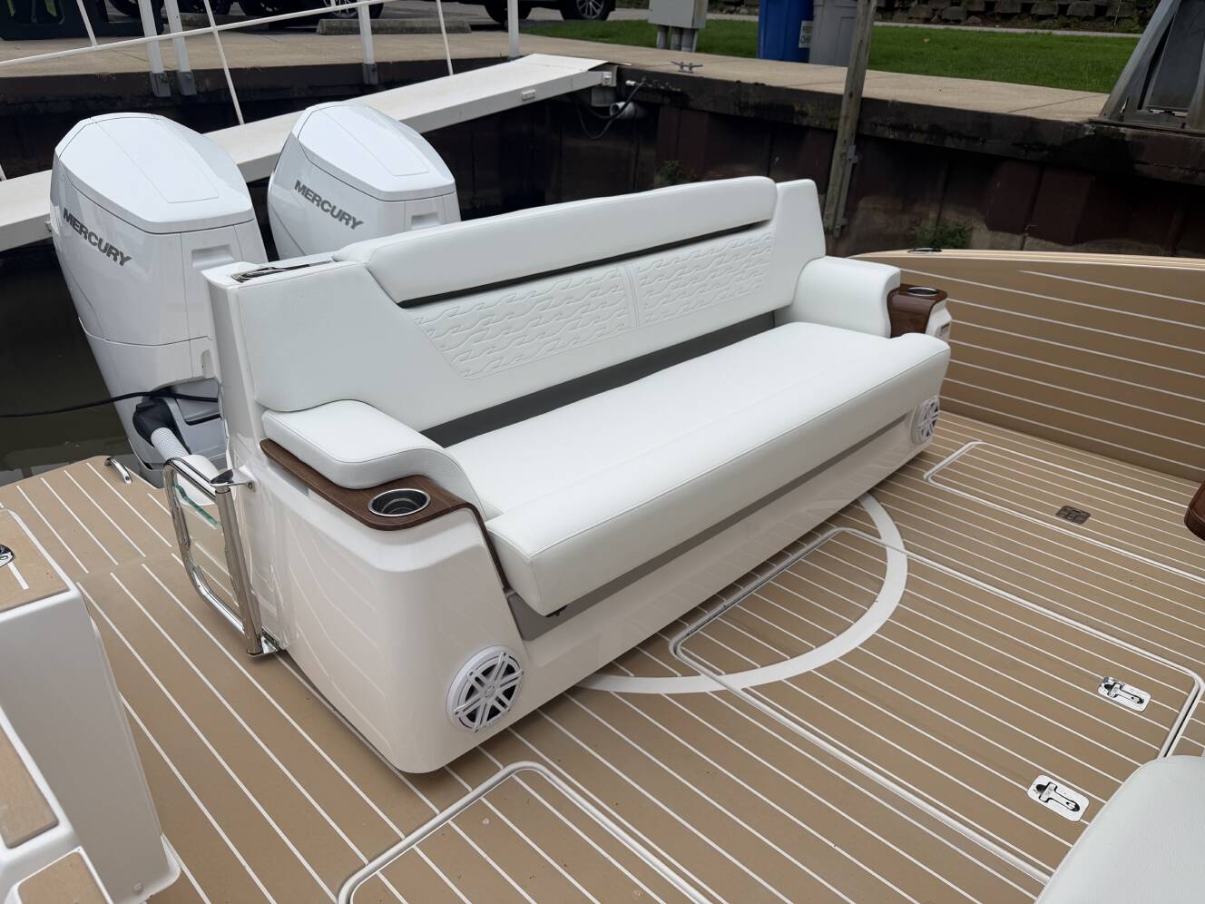 A photo of this 2027 Tiara Yachts 39 LS