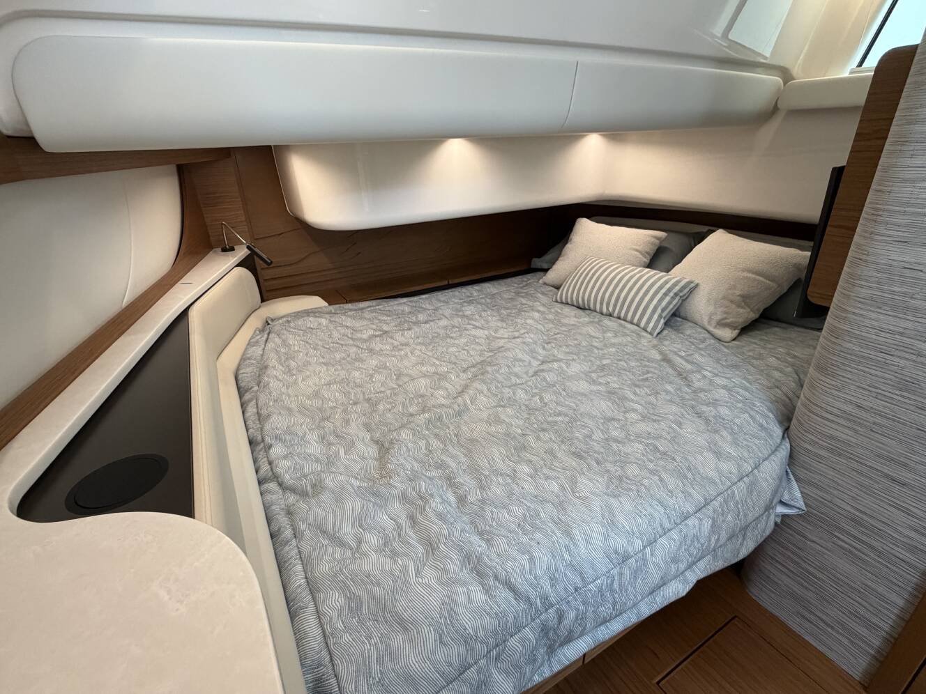 A photo of this 2027 Tiara Yachts 39 LS