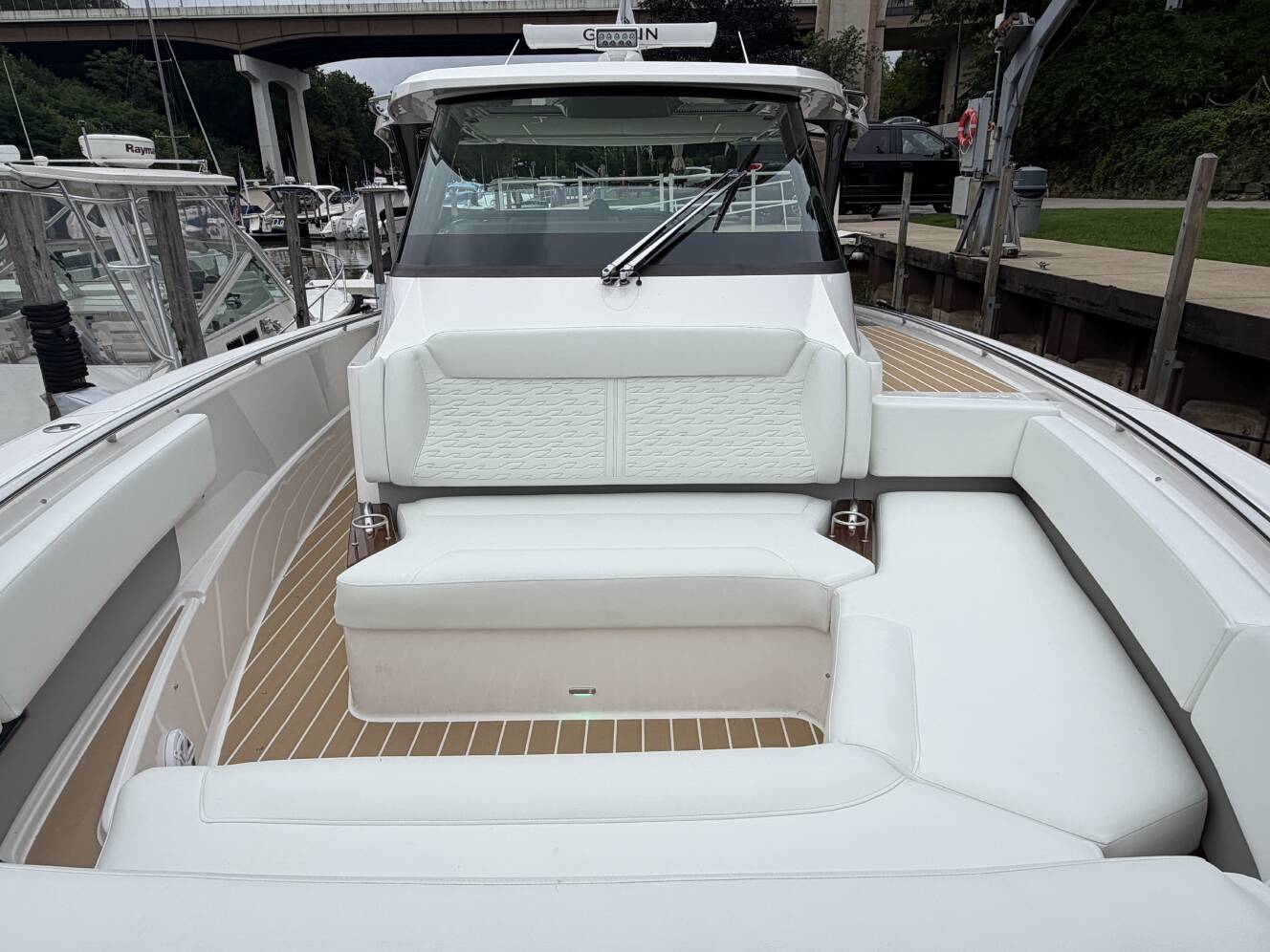 A photo of this 2027 Tiara Yachts 39 LS