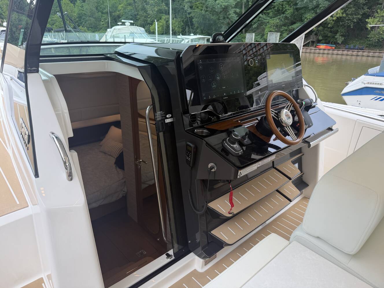 A photo of this 2027 Tiara Yachts 39 LS