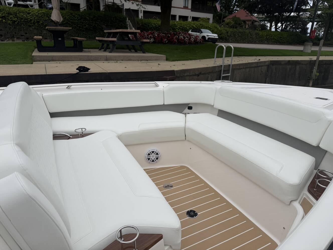 A photo of this 2027 Tiara Yachts 39 LS