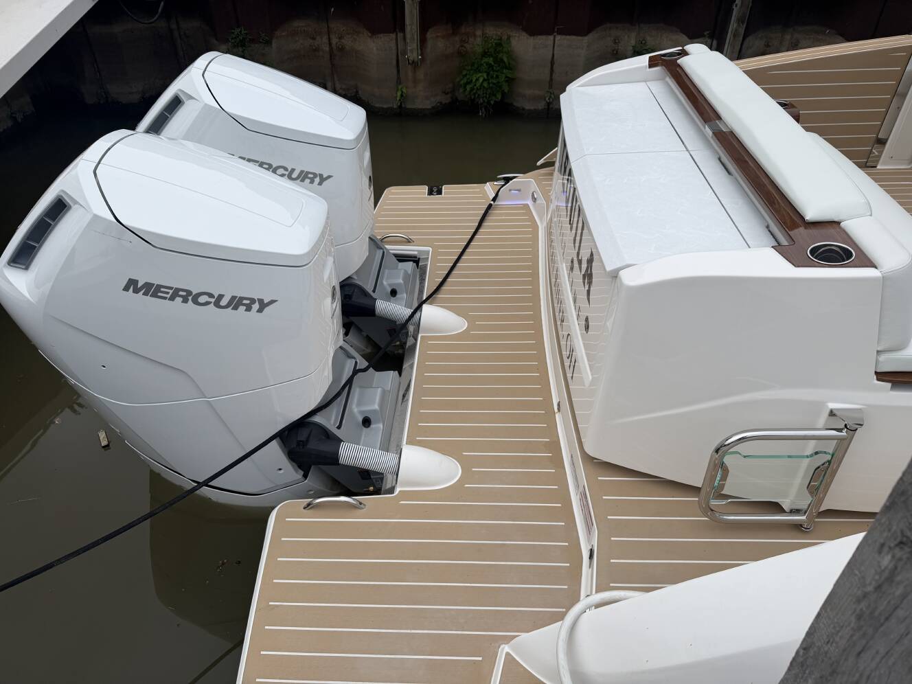 A photo of this 2027 Tiara Yachts 39 LS