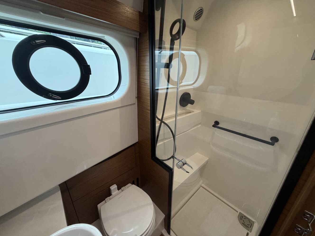 A photo of this 2027 Tiara Yachts 39 LS