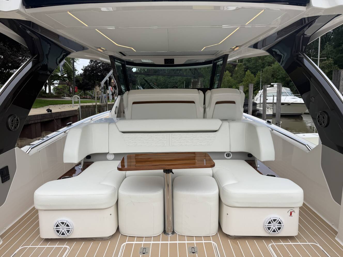A photo of this 2027 Tiara Yachts 39 LS
