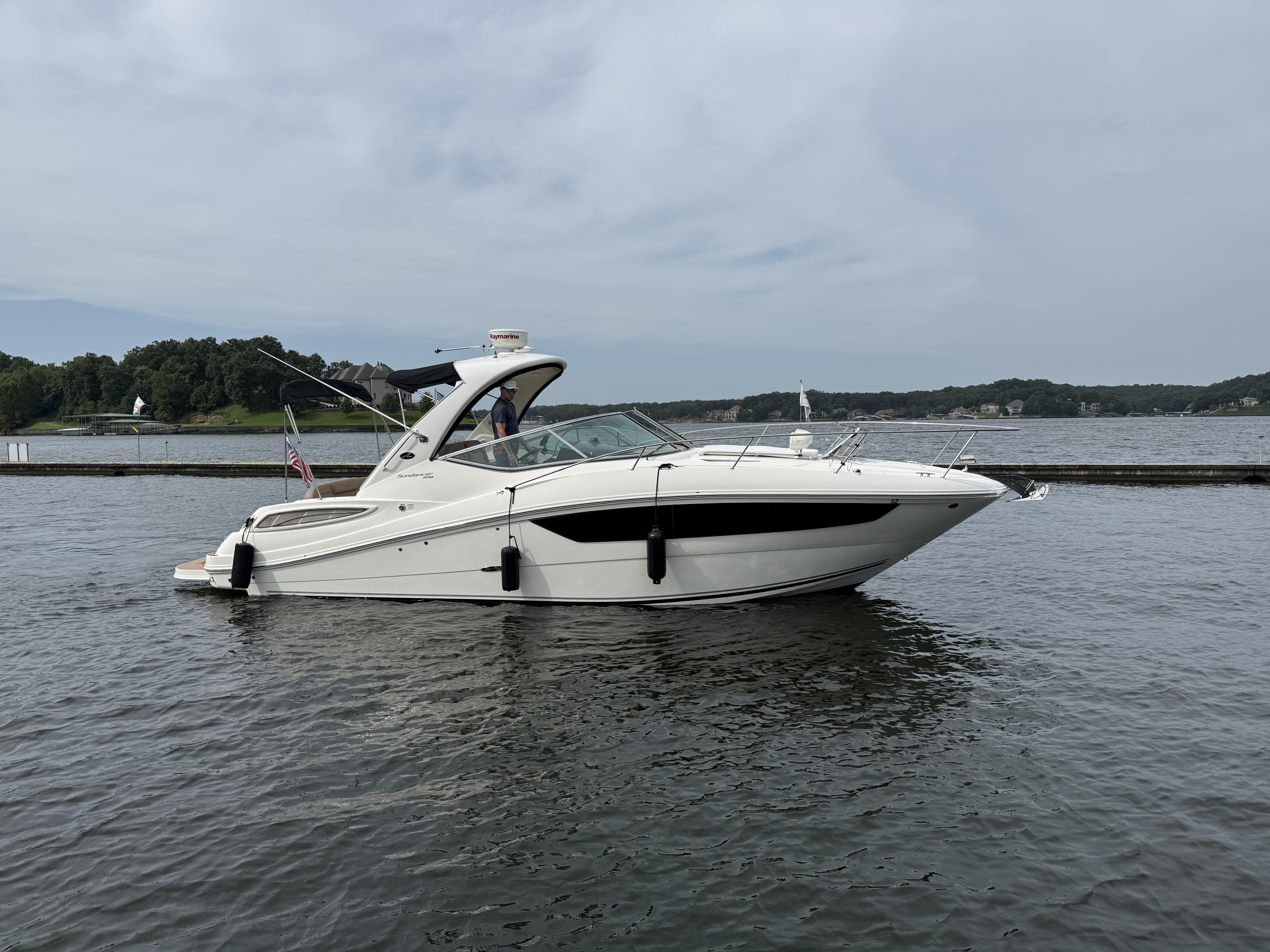 2016 Sea Ray 330 SUNDANCER in lake ozark MO