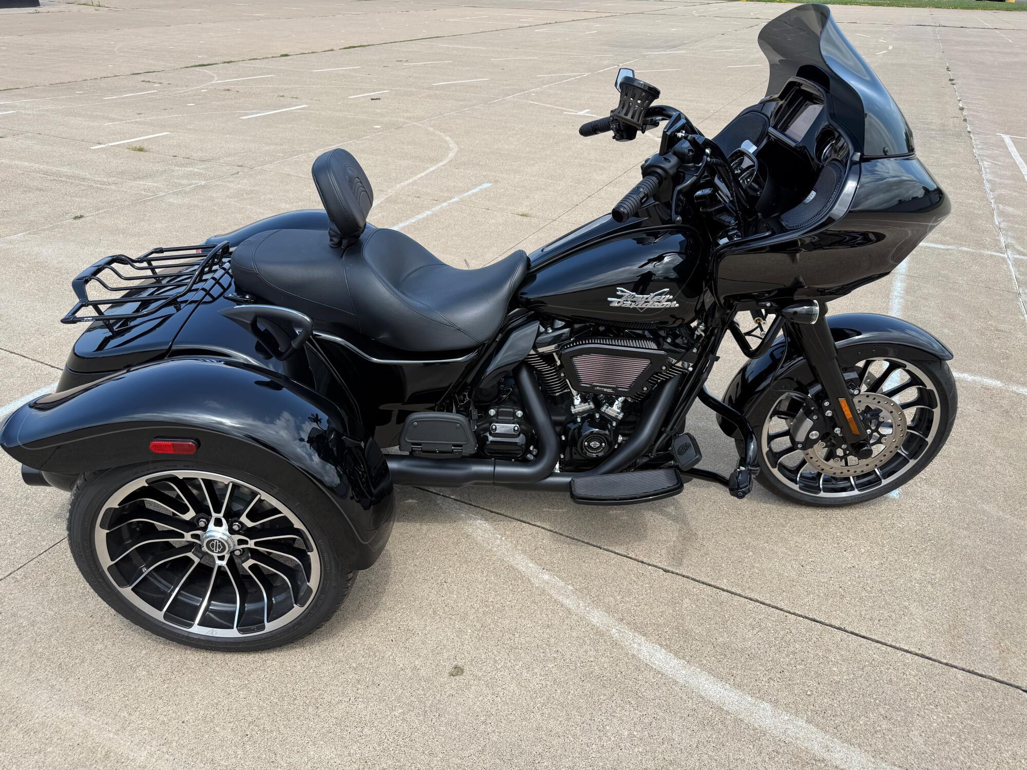 2024 Harley-Davidson Road Glide 3 3 in Clinton, IA