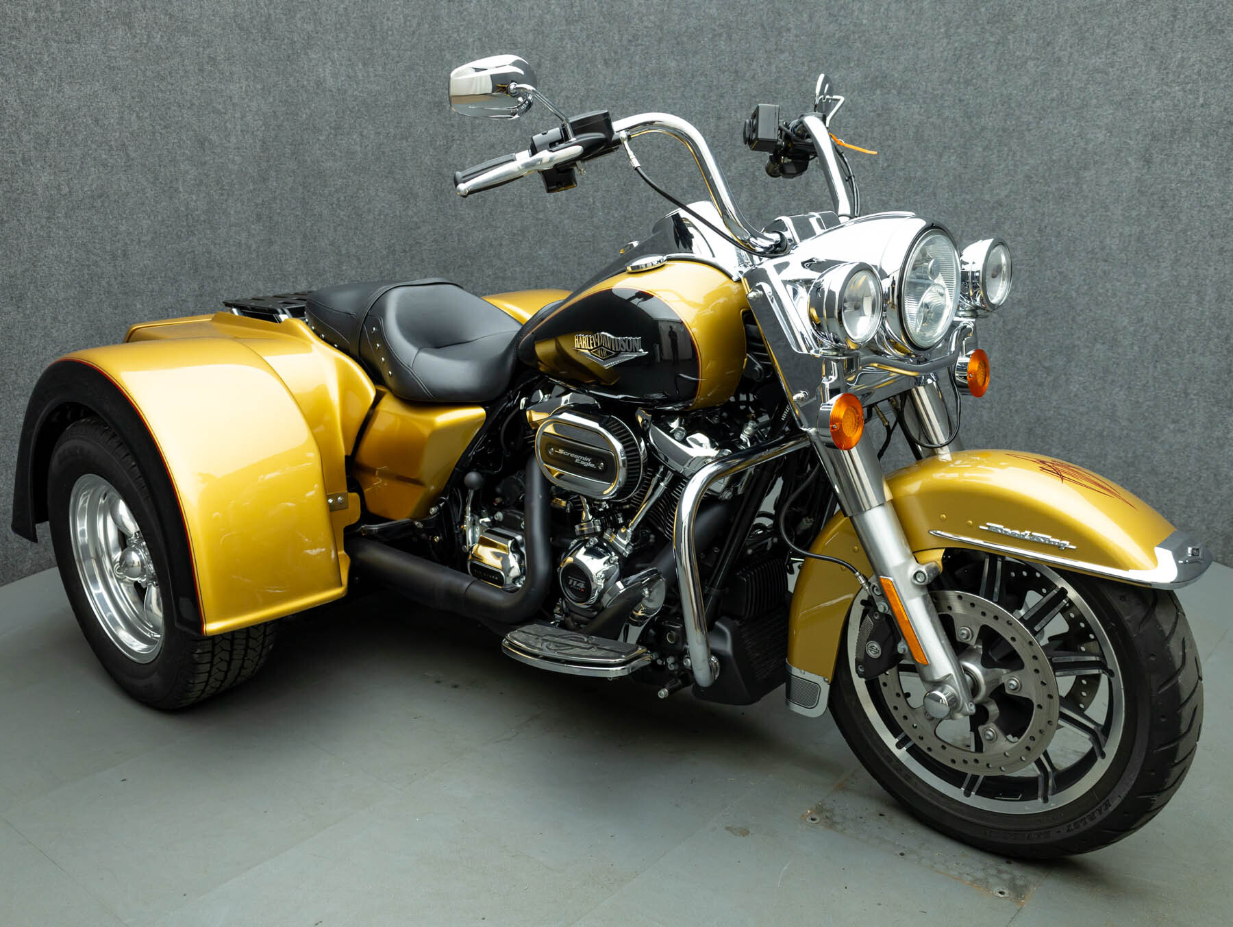 2017 Harley Davidson FLHR ROAD KING W/TRIKE KIT FLHR in Pembroke, NH