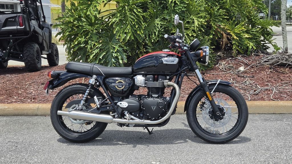 2026 Triumph Bonneville T100 Jet black T100 in Lakeland, FL