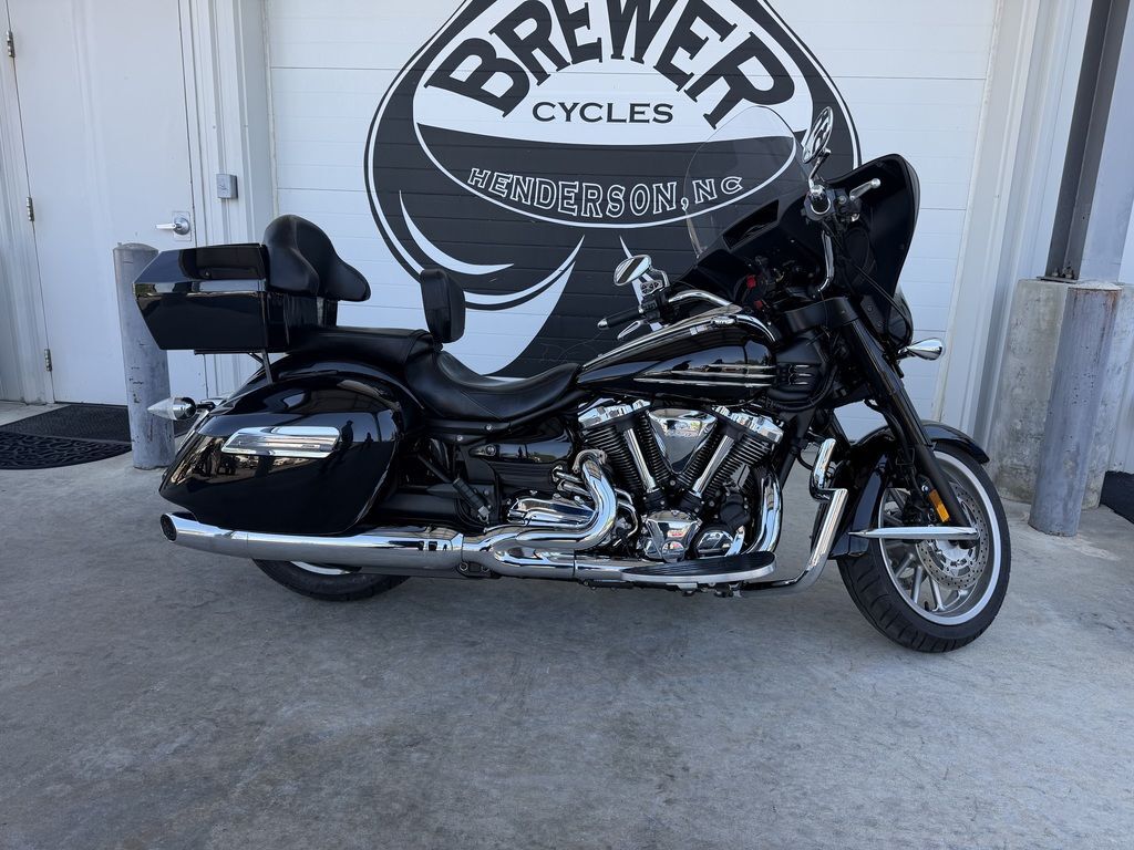 2010 Yamaha Stratoliner Deluxe DELUXE in Henderson, NC
