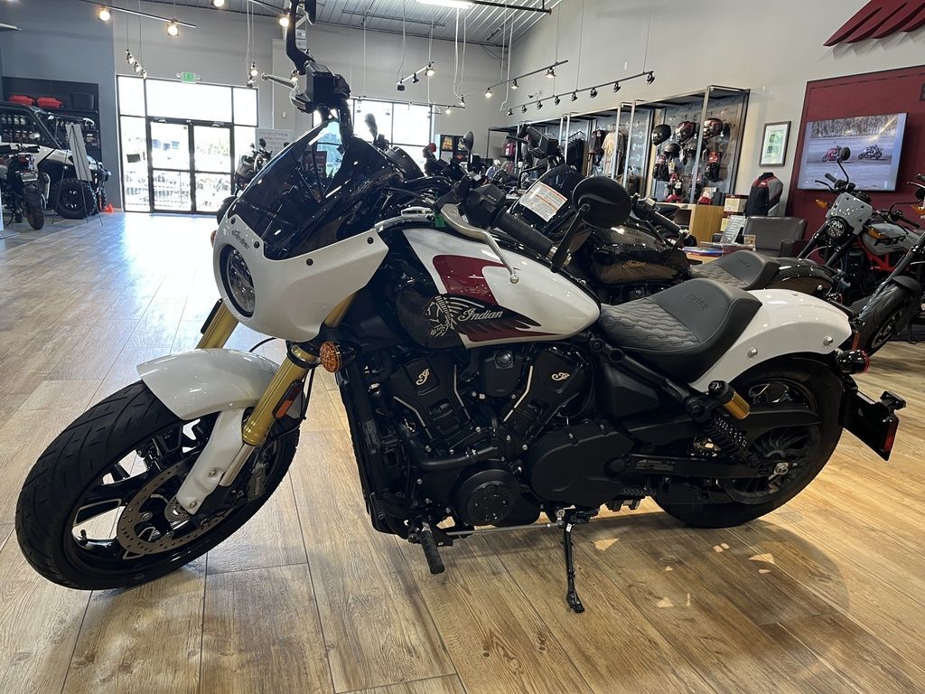 2025 Indian Motorcycle® 101 Scout® Ghost White Metallic with Graphics BASE in Birmingham, AL