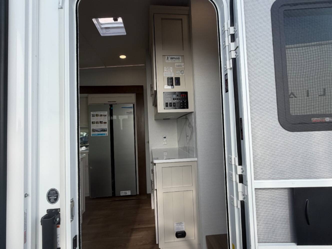 A photo of this 2027 Alliance Rv Avenue 32RLS