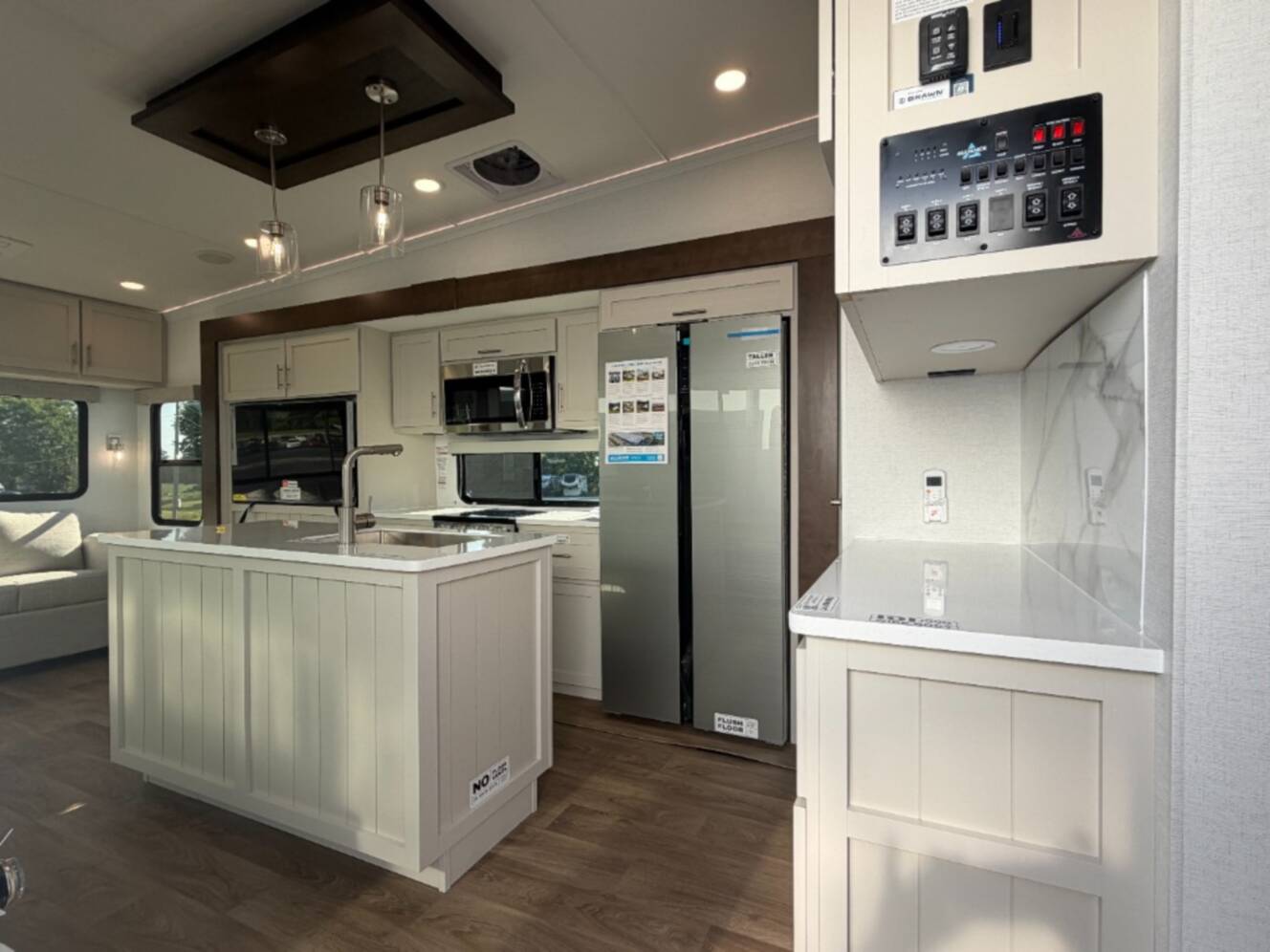 A photo of this 2027 Alliance Rv Avenue 32RLS