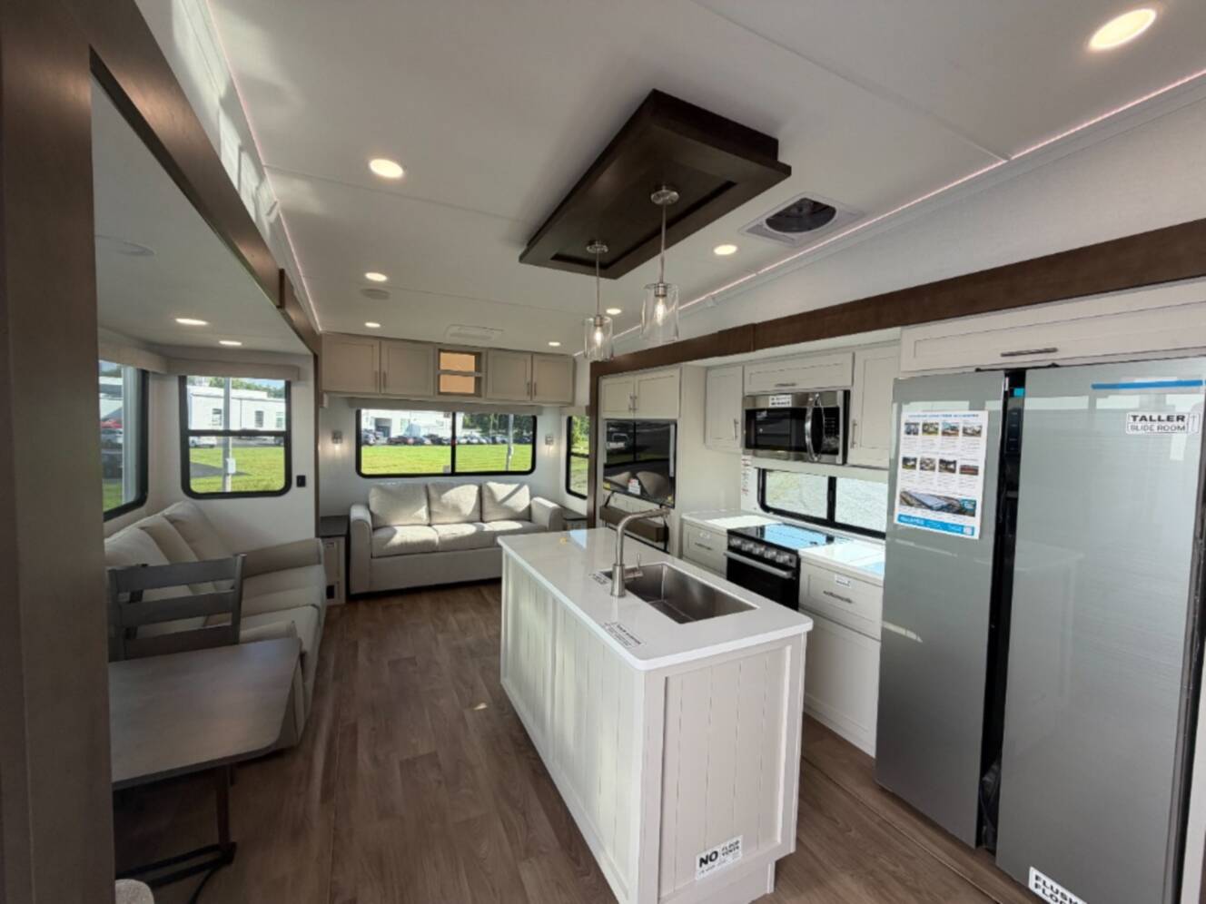 A photo of this 2027 Alliance Rv Avenue 32RLS