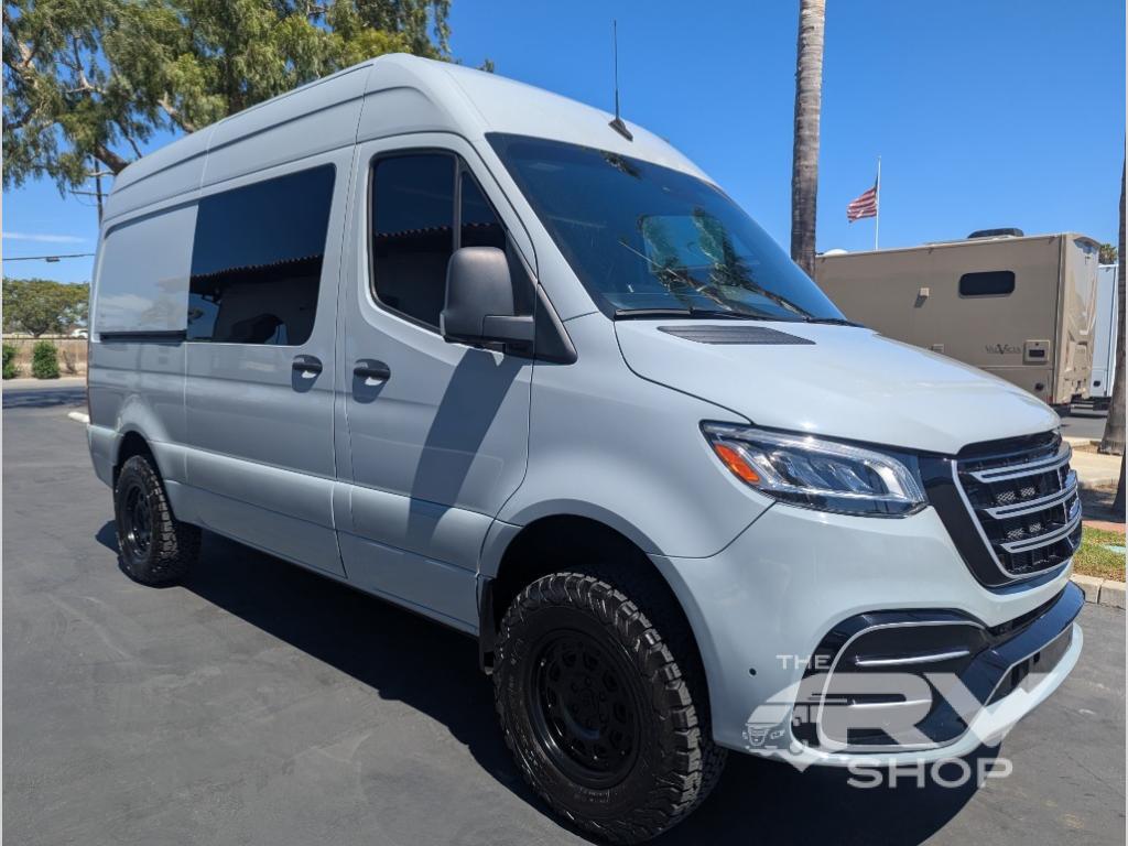2021 Mojave Signature Custom Conversion Sprinter 6 Passenger 144 in ventura CA