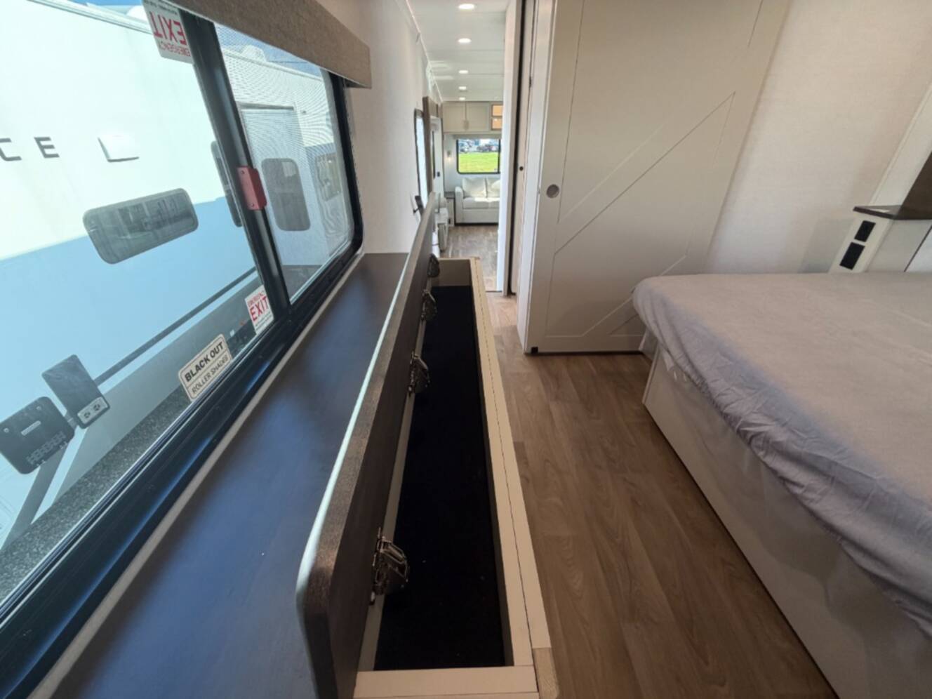 A photo of this 2027 Alliance Rv Avenue 32RLS