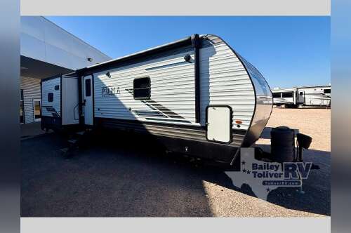 2022 Palomino Puma 32BHFS in stanton TX