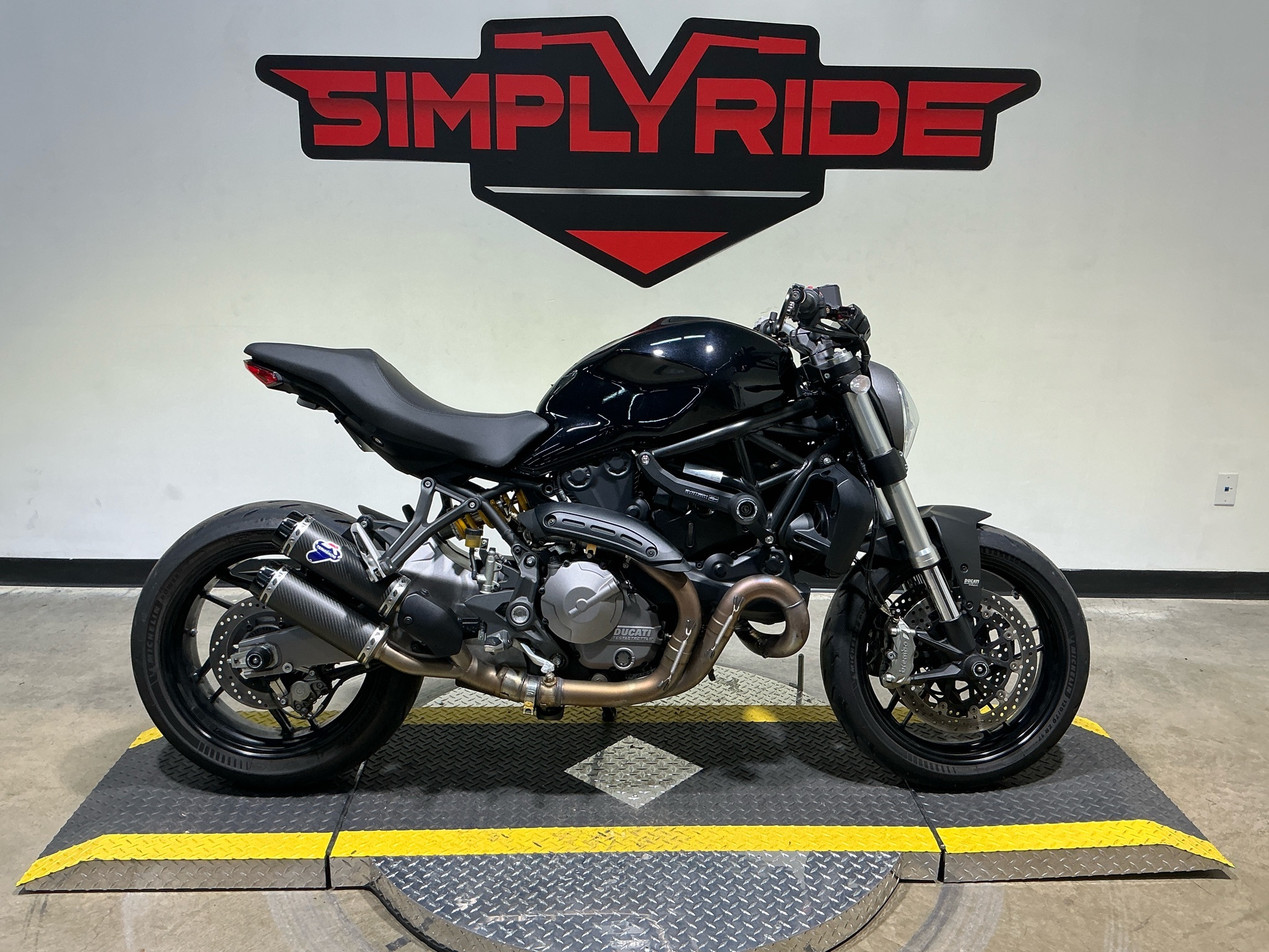 2018 Ducati Monster 821 821 in Eden Prairie, MN